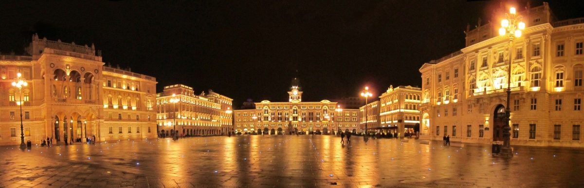 La splendida Piazza Unità d'Italia a Trieste